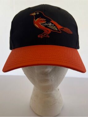 Vintage BALTIMORE ORIOLES Twins Enterprises Standing Bird SNAPBACK Ballcap Hat